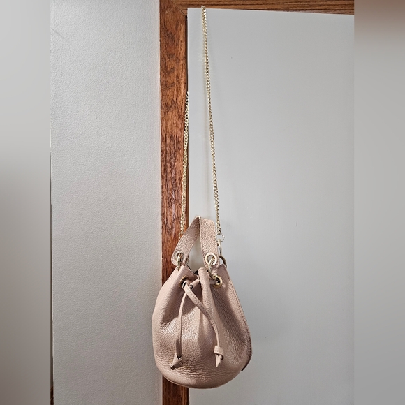 Bucket Bag with Gold Chain Strap - Blush Pink - Picture 5 of 5